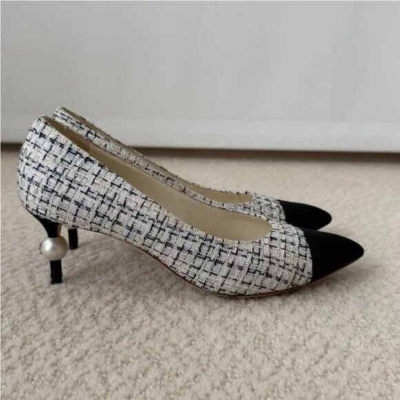 Chanel Tweed Pear Embedded Pumps - Picture 9 of 11